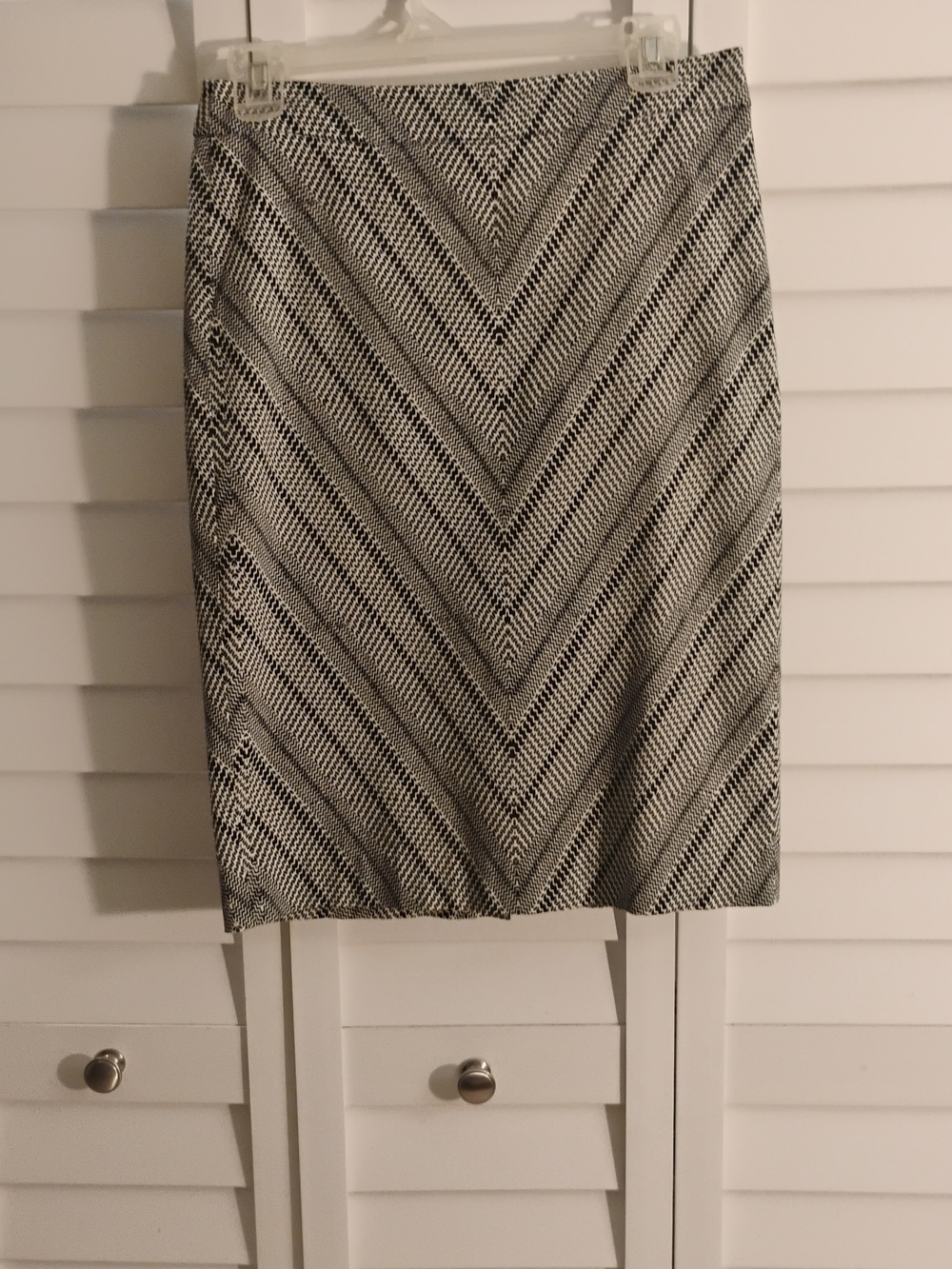 The Limited Chevron-Pattern Pencil Skirt - Black & White